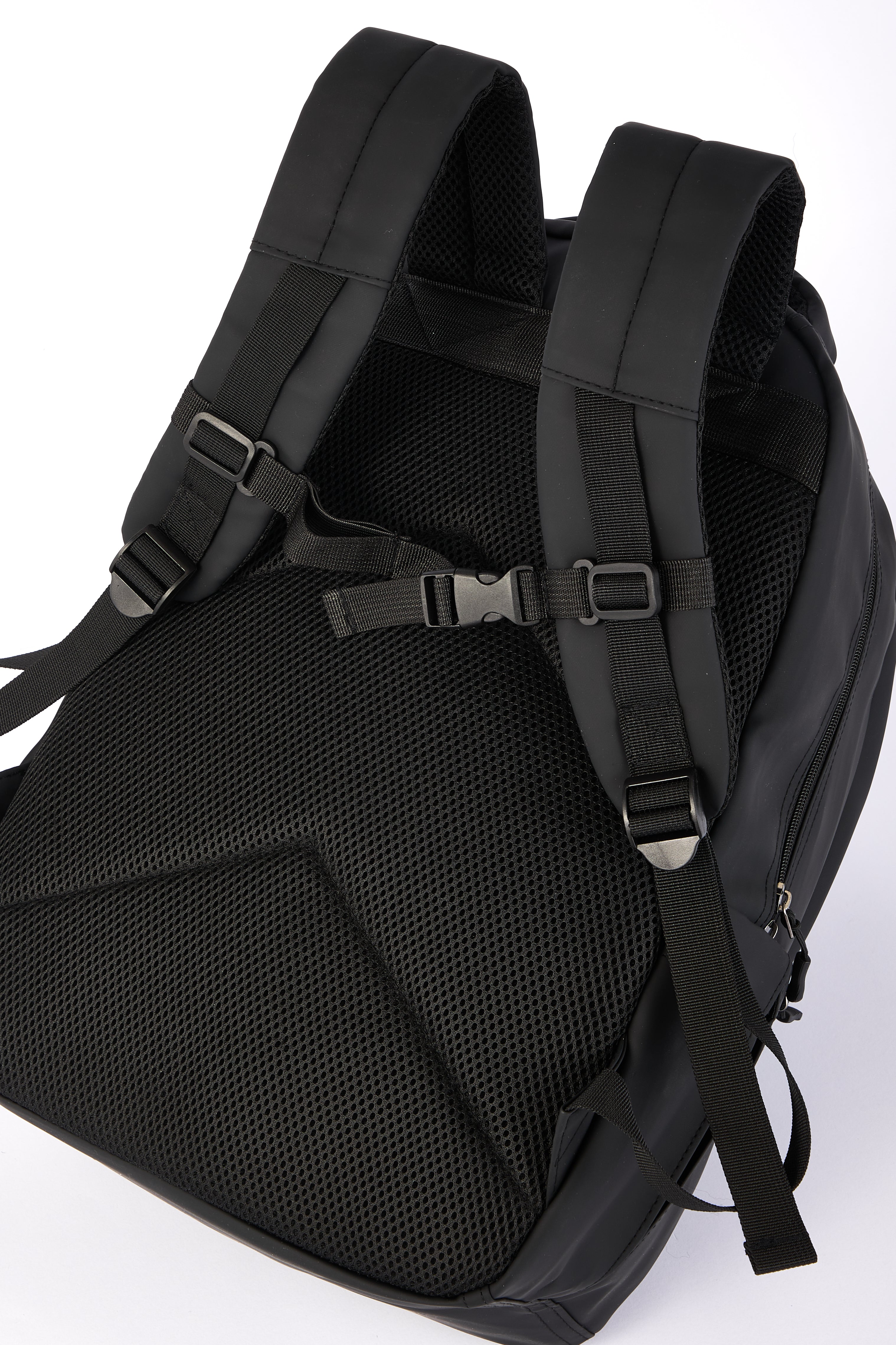Lightweight NIJ Level IIIA bulletproof backpack under 4 lbs